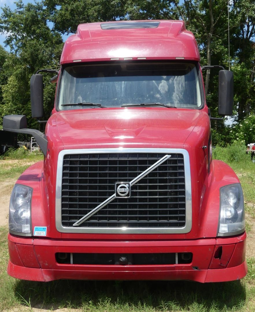 2014 VOLVO VNL 64T - Image 2
